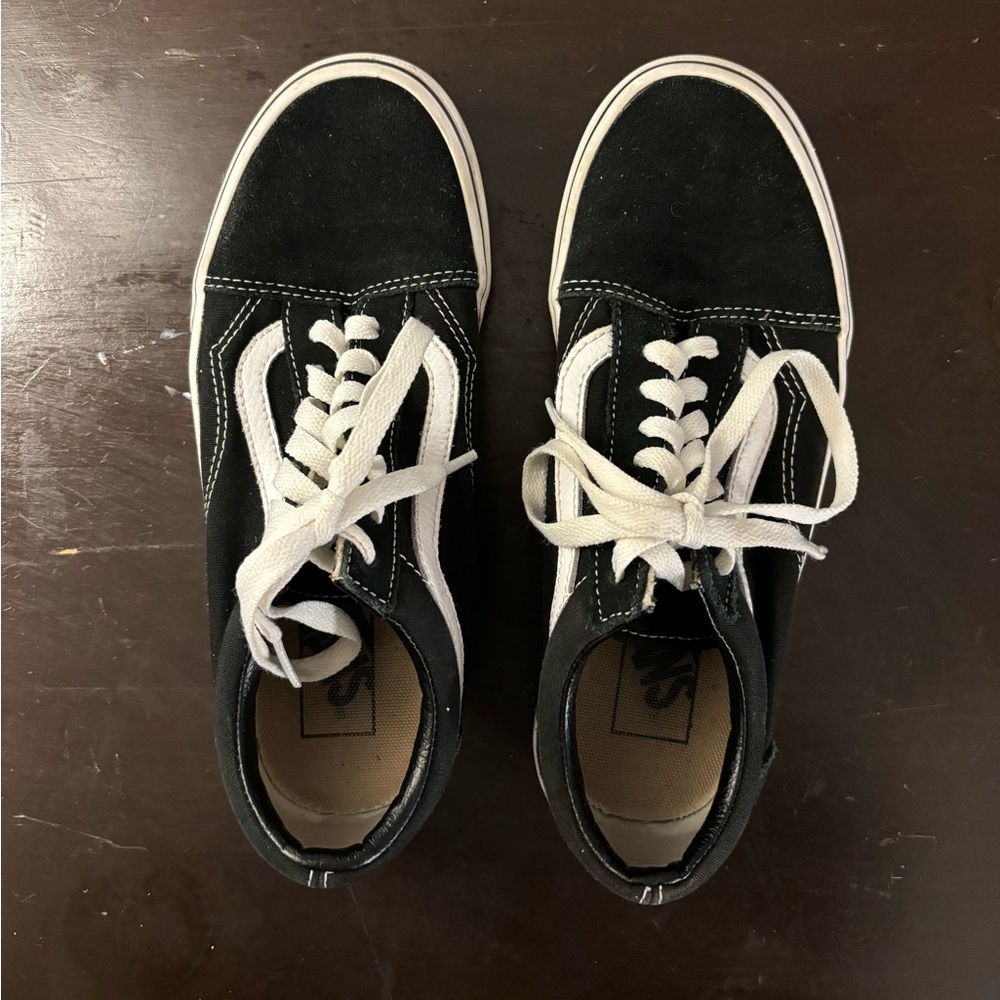 Black lace up old school vans tennis shoes-size 7.5